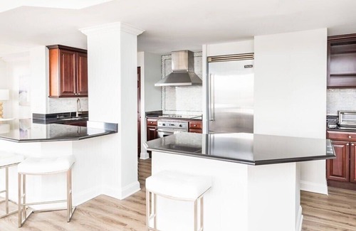 Rush and Division Apartment | Luxury Designer Penthouse Combo West | Gold Coast