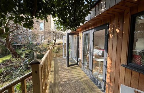 Clevedon House | Luxury Detached Hideaway near town, beach and woods