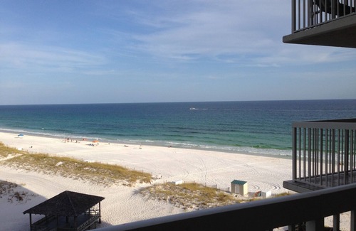Destin Condo | Luxury direct oceanfront rental. Deep cleaned between all renters.