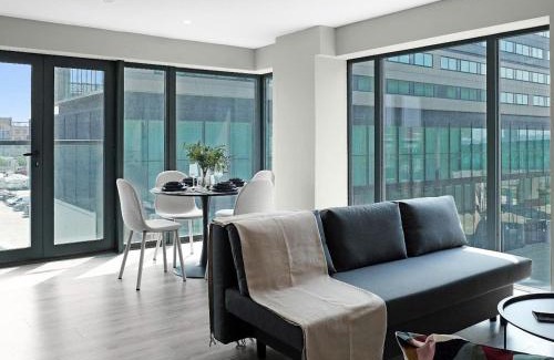 The Docks Apartment | Luxury Dockside Apartment