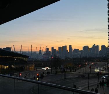 Docklands Apartment | Luxury Dockview 3 Beds Excel London