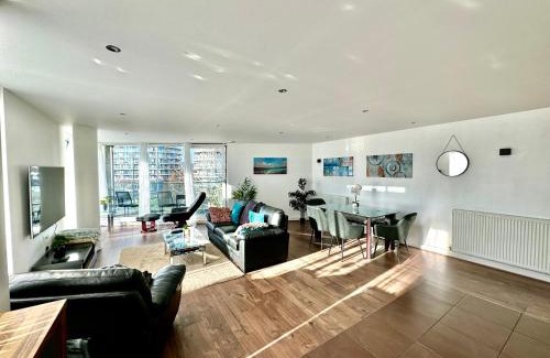 Docklands Apartment | Luxury Dockview 3 Beds Excel London