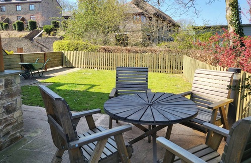 Totnes House | Luxury Dog Friendly Cottage - Golf & Spa Breaks