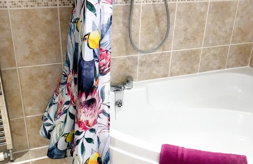 Chard House | Luxury Double or Twin Ensuite at The Golden Fleece
