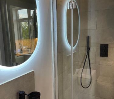 Lewisham House | Luxury double room in modern renovated house