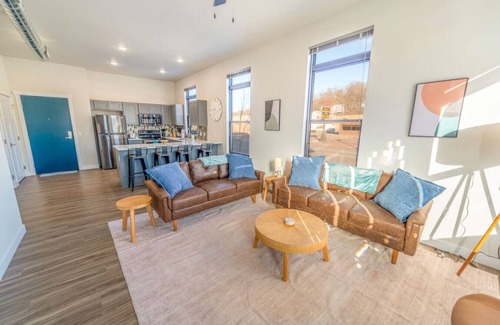 Downtown Eau Claire Apartment | Luxury Downtown EC Apartment 2BR