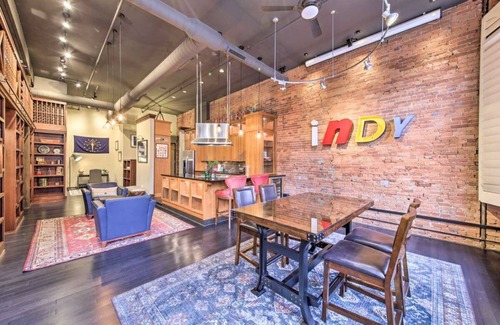 Wholesale District Condo | Luxury Downtown Loft - Walkable to everything!