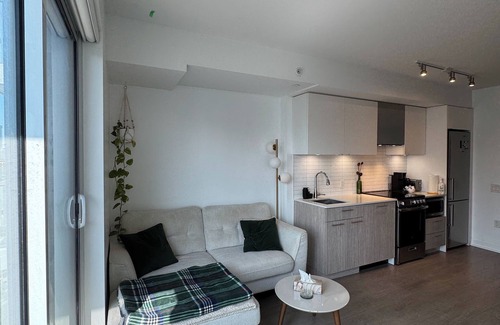 Garden District Condo | Luxury Downtown Toronto Condo | Gym + Indoor Pool