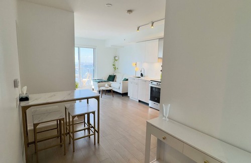 Garden District Condo | Luxury Downtown Toronto Condo | Gym + Indoor Pool