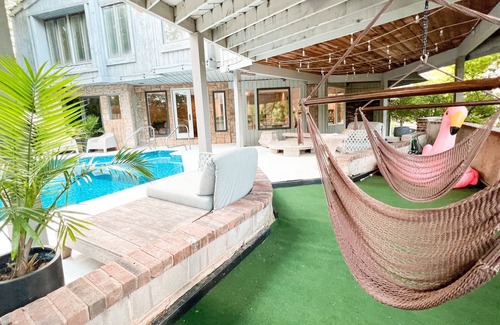 West Plaza House | Luxury dream-house w/ private pool on The Country Club Plaza!