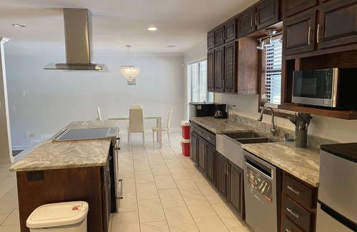 Lithonia House | Luxury Duplex: Great for Romantic Getaway or Family Vacation (8 GUESTS MAXIMUM)