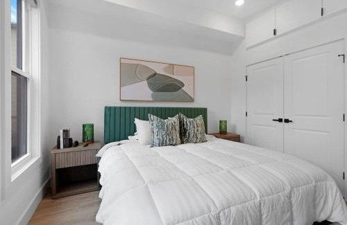 The Heights Apartment | Luxury Duplex in Hoboken 15Min to NYC, Fire Pit