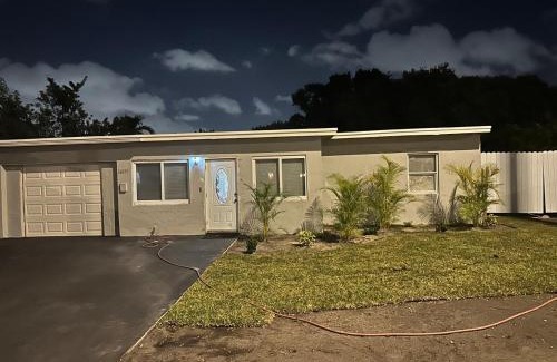 Miami Gardens Villa | Luxury Entertainment home Hard rock stadium
