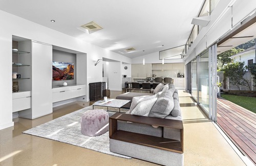 Austinmer House | Luxury Escape – 100m to Austinmer Beach