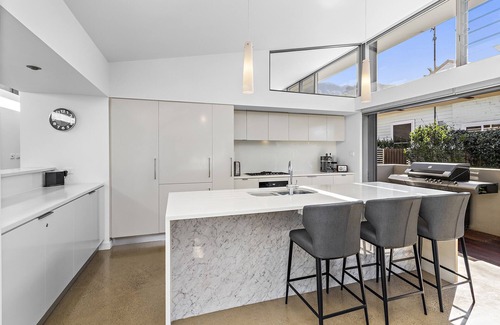 Austinmer House | Luxury Escape – 100m to Austinmer Beach