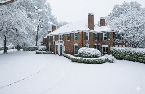 Fairfield House | Luxury Estate Heated Pool - Tennis - Gym - Sauna!