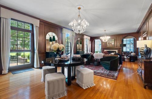 Fairfield House | Luxury Estate Heated Pool - Tennis - Gym - Sauna!