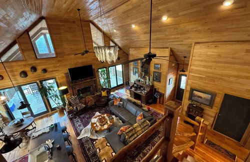 Oxford Cabin | Luxury Estate Home with Private Lake in Oxford