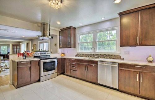 Travilah House | Luxury Estate just minutes from D.C.- Cherry Blossom Season 2023