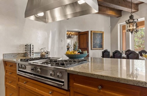 Northeast Santa Fe Villa | Luxury Estate with Hot Tub