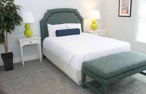 Lackey Resort | Luxury Estates Town Home w/3BR & 2 kitchens. Near Busch Gardens & Water Country