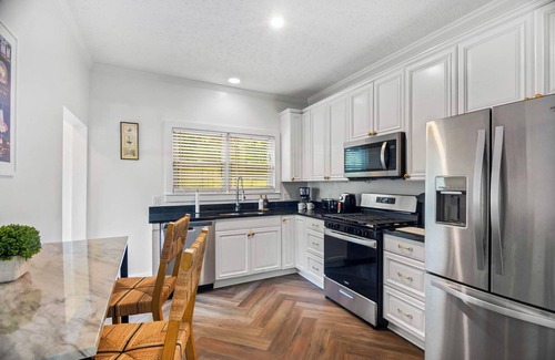 Aiken Cottage | Luxury Experience at The Peanut!