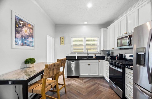 Aiken Cottage | Luxury Experience at The Peanut!