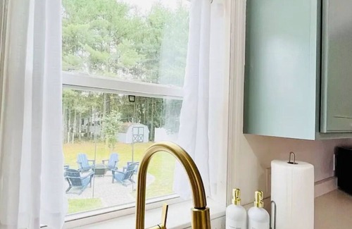 Warrensburg House | Luxury Fall Retreat with mountain views - 10 min to Lake George