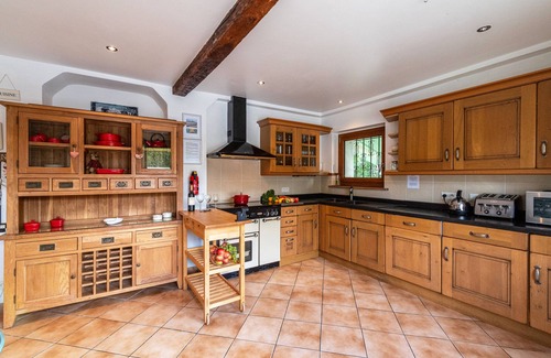 Razac-de-Saussignac Villa | Luxury family villa next to Vigiers golf, restaurants, wine tasting and cycling