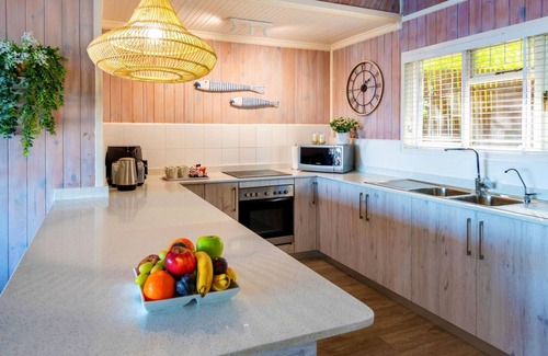 Knysna Ski Chalet | Luxury Family Chalet | BBQ Deck & Lagoon View