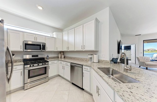 Lakewood Ranch Villa | Luxury Family Friendly Villa in LWN Lorraine Lakes! 3 Beds 2 Baths!