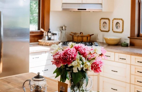 Waterford Other | Luxury Farmhouse with Hot Tub on Vineyard