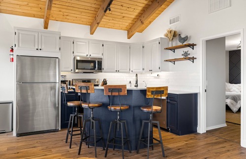 Santa Barbara Cottage | Luxury Farmhouse Cottage with Ocean & Island Views, Spa, Fire Pit & Hammocks