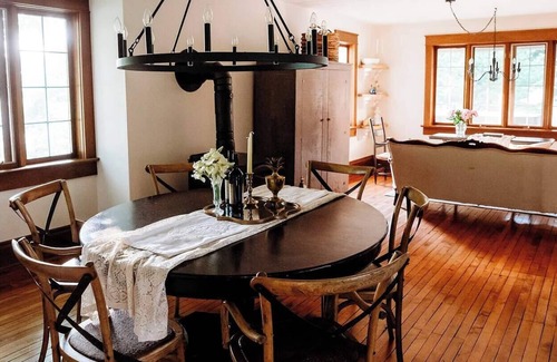 Waterford Other | Luxury Farmhouse with Hot Tub on Vineyard