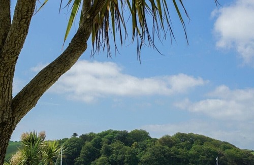 St. Mawes Villa | Luxury Featured Beachfront Home in Picturesque St.Mawes, F