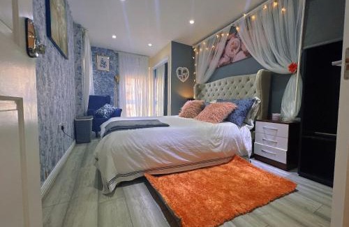 Tower Hamlets Apartment | Luxury flat 4BR in Canary Wharf