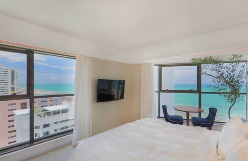Pina Apartment | LUXURY FLAT DECORATED HIGH FLOOR AT THE SEASIDE OF THE BEACH OF BOA VIAGEM IN HOTEL
