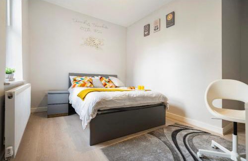 Moseley Apartment | Luxury Flat in Moseley with Free Parking