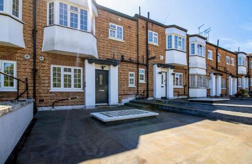 Watford Apartment | Luxury Flat in Northwood