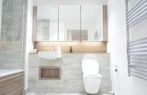Royal Docks Apartment | Luxury flat in Royal Wharf