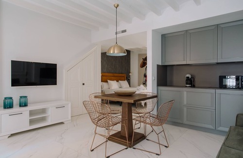 Old Town Apartment | Luxury flat with sea views