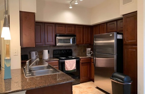 Nassau Bay Apartment | Luxury Fully Furnished Apartment by the Lake