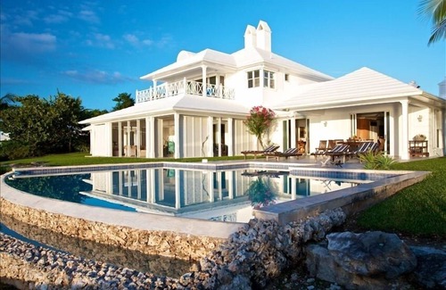 Westwind Villa | Luxury ,FULLY STAFFED, OCEAN FRONT Villa w/Pool in OLD FORT BAY, Nassau