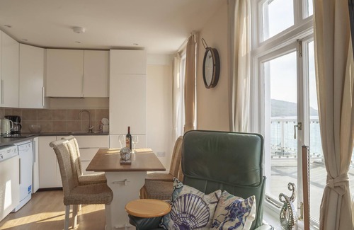 Totland Bay Apartment | Luxury Garden Apartment