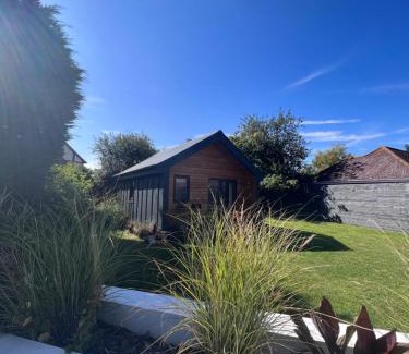 Swalecliffe House | Luxury Garden Lodge With Free Parking