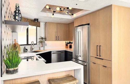 Baristo Condo | Luxury gated downtown Palm Springs condo: spectacular views, pool, spa, tennis