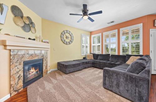 Eagle Ranch House | Luxury Gated Retreat Golf Course Views Sleeps 8