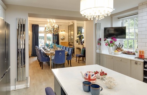 Bromsash Villa | Luxury Georgian Villa and Coach House 18 Guests