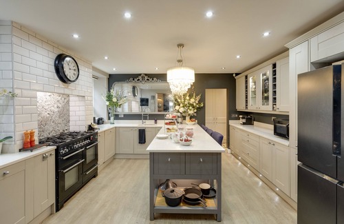 Bromsash Villa | Luxury Georgian Villa and Coach House 18 Guests