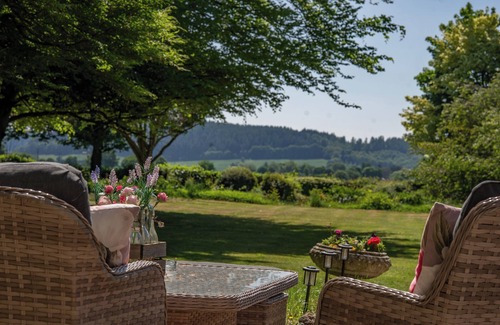 Bromsash Villa | Luxury Georgian Villa and Coach House 18 Guests